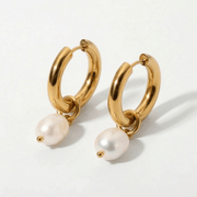 Aros Bella Perla dorados con perla de agua dulce