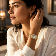 Reloj Cuadrado Elara dorado con circonitas en un look elegante