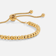 Detalle de la Pulsera Ajustable Esferas Soraya con cierre deslizante