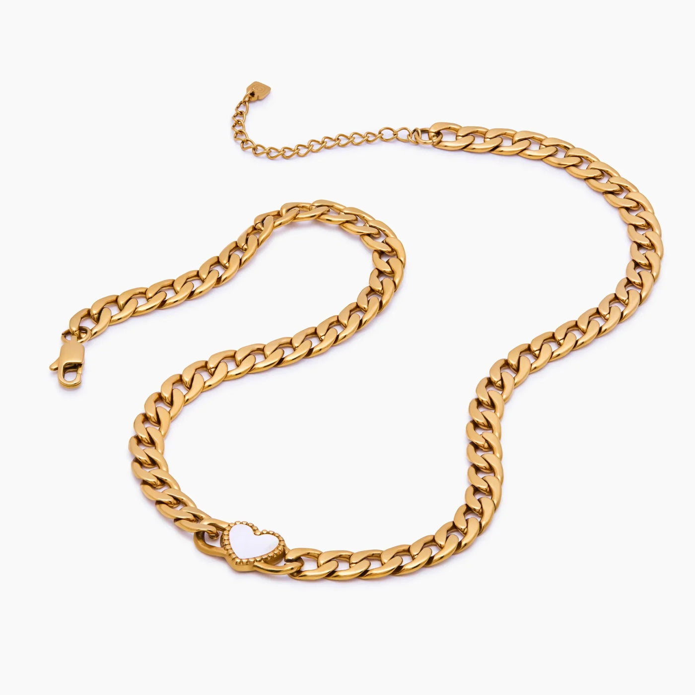 Collar Cadena Corazón Mirella dorado con corazón de nácar blanco